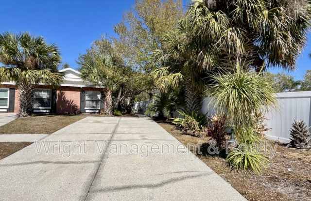 945 Burlwood Street photos photos