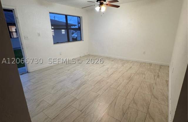 2124-2126 Thomas St Gallery 4