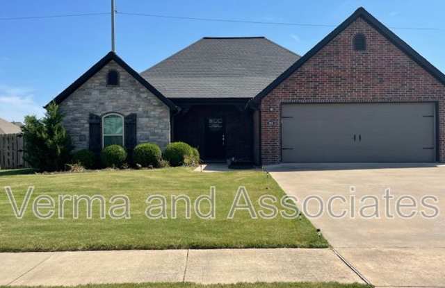 3501 SW Elm Manor Ave - 3501 Southwest Elm Manor Avenue, Bentonville, AR 72712