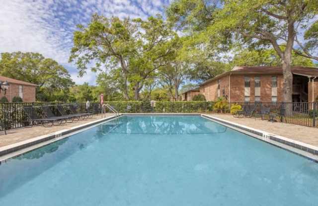 Coachman Club Apartments Gallery 3