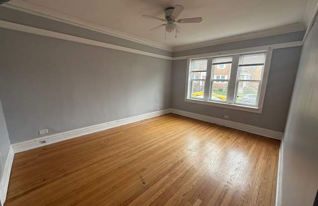3020 North Karlov Avenue photos photos