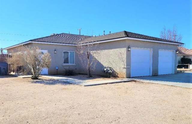Beautiful , open floor plan 2 bedroom /  1 bathroom unit Gallery 1
