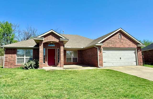 Beautiful home located by Heart Hospital off I-240. photos photos