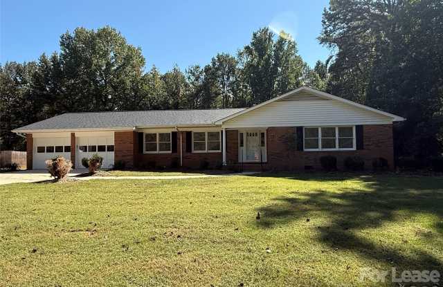 8806 Crestwood Drive Gallery 2