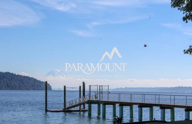 Light and Open 3 bed 2.5 bath with Beach Access! Gallery 1