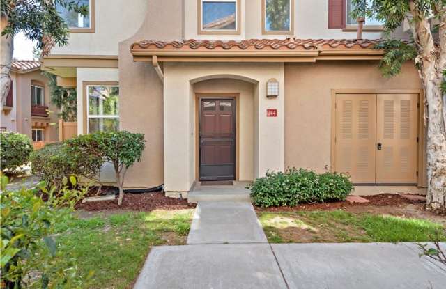 244 California Court Gallery 2