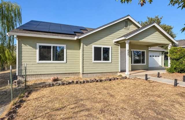 Spacious 3bed/ 2bath Corner-Lot Home w/ Solar & 2-Car Garage Gallery 3