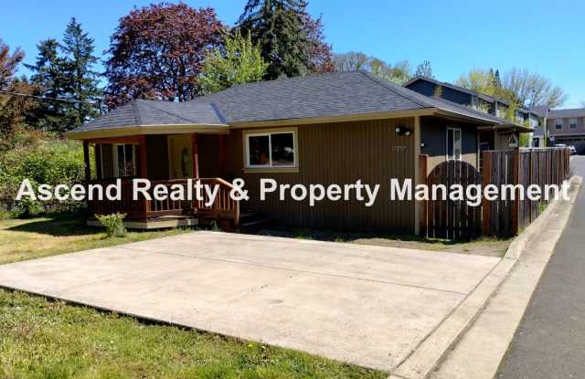 Spacious One Level Open Floor Plan with Large Kitchen, Central AC, Oversize Deck  Garden Containers Corner Lot photos photos