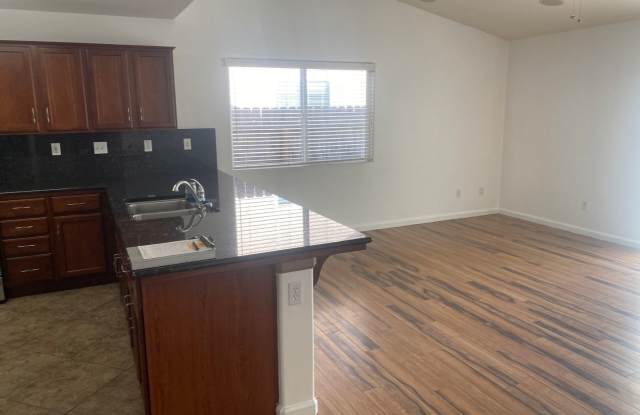 3 Bedroom 2 Bathroom in SE Visalia!! Gallery 4