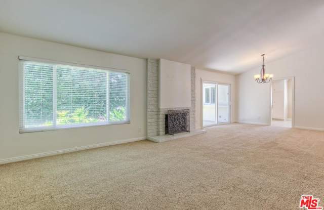 21323 CHAGALL Road Gallery 4