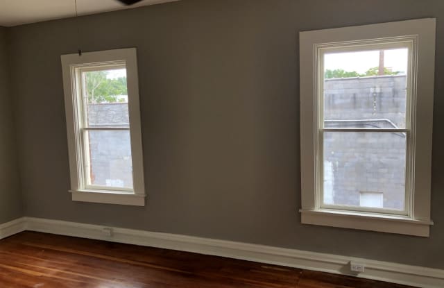 421 Brady St. #11 Gallery 3