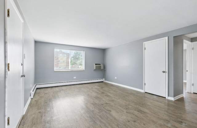 Beautifully Remodeled 2 Bedroom with W/D, A/C and Parking Gallery 3