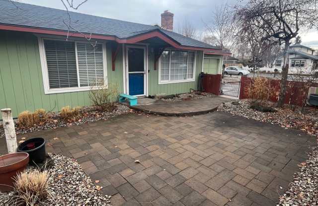 Single Level Home Close to Downtown Redmond - Yard Care Included photos photos
