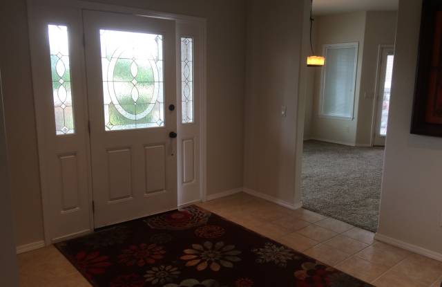 4 Bedroom Home on The Links Golf Course! WSG & Landscaping Included! Gallery 3