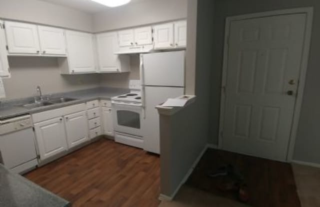 9605 48th St - 9605 South 48th Street, Phoenix, AZ 85044