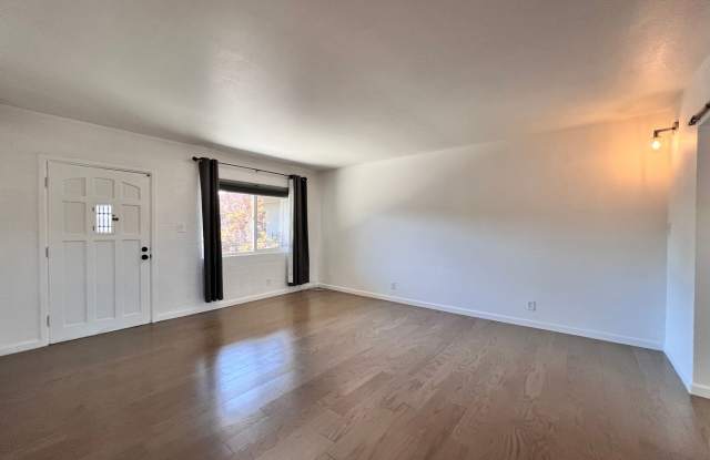 1 month free with a 12 month lease! (Some conditions apply) - 6530 North 12th Street, Phoenix, AZ 85014