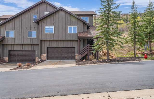 End-Unit Townhome in Cove Canyon photos photos