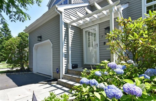 7 Pinewood Circle - 7 Pinewood Drive, Westchester County, NY 10603