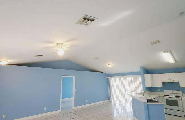 Lehigh Acres 3 Bedroom/ 2 Bathroom Gallery 4