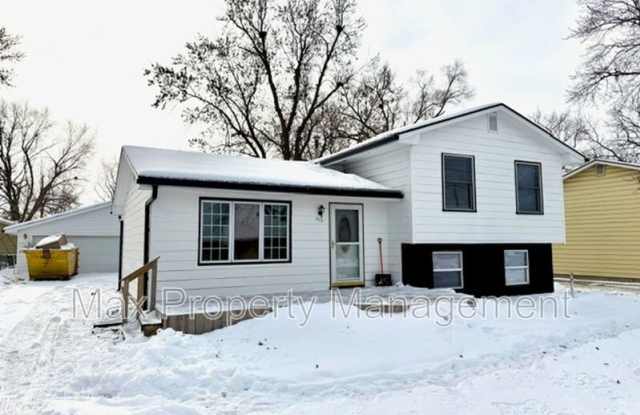 205 2nd St NW - 205 2nd Street Northwest, Bondurant, IA 50035