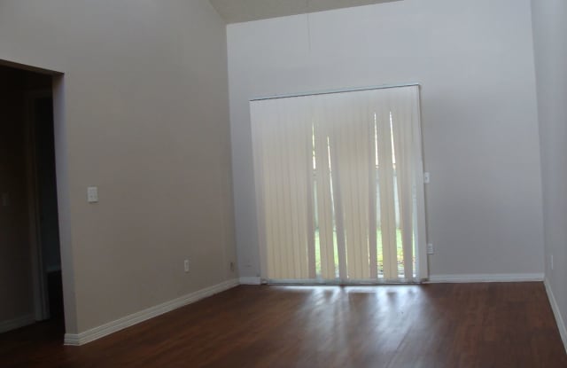 2448 N. Seabury Place Gallery 2
