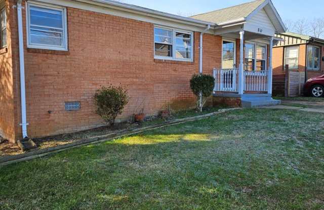 3 BR Belmont Home with Fenced in Yard! photos photos
