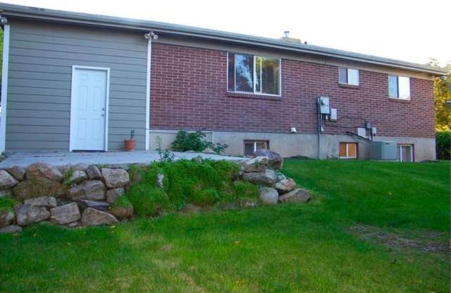 Charming 4-Bedroom Home in a Quiet West Jordan Neighborhood Gallery 4