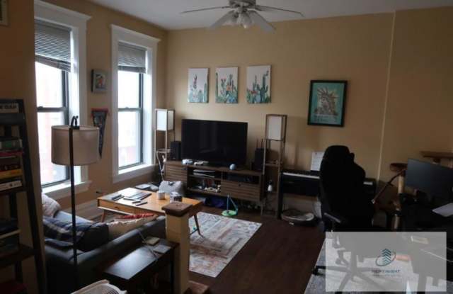 1547 W Blackhawk - 1547 West Blackhawk Street, Chicago, IL 60622