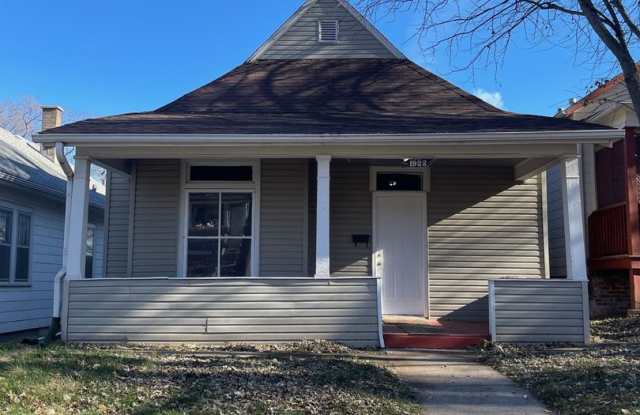 Cute remodeled 2 Bedroom in South Omaha! photos photos