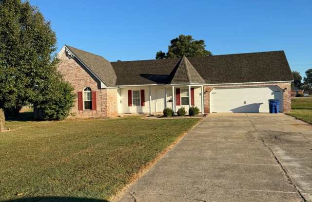3 Bedroom / 2 Bath with plenty of space. Truman, AR - 1416 Raven Circle, Trumann, AR 72472 3 Bedroom / 2 Bath with plenty of space. Truman, AR - 1416 Raven Circle, Trumann, AR 72472