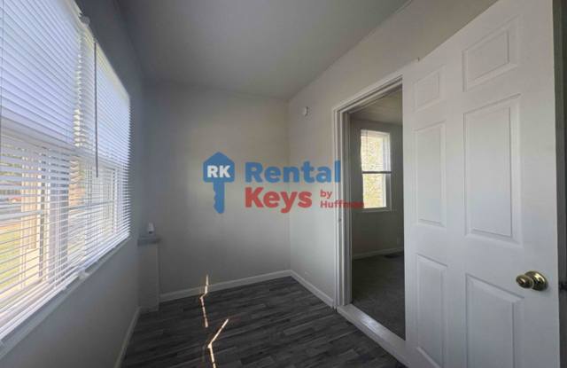 Two Bedroom House | Detached Garage Gallery 4