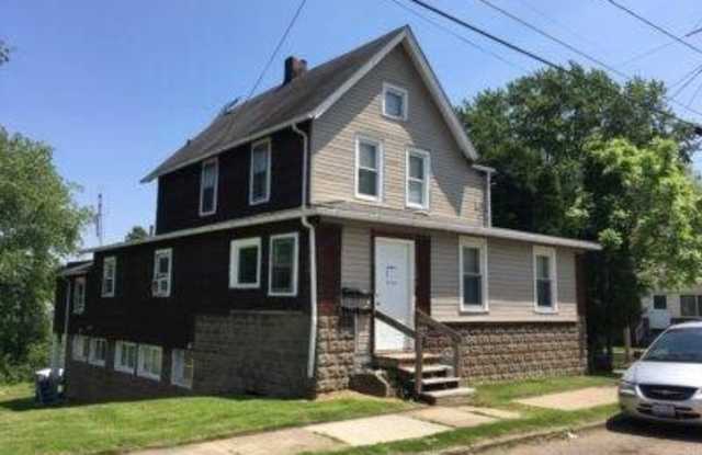 344 11th SW St - 344 11th Street Southwest, Massillon, OH 44647
