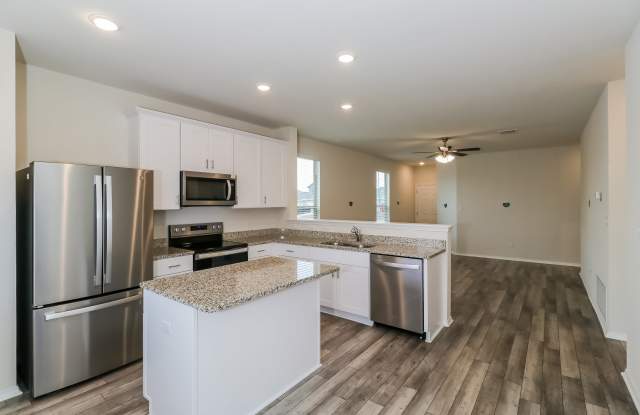 The Corridor at Sunset Oaks Rental Homes Gallery 1