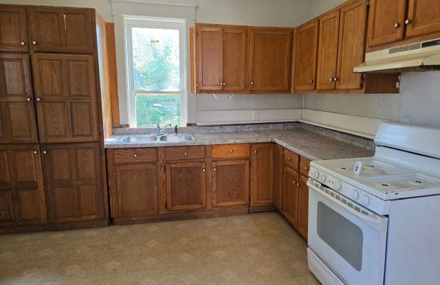 3-Bedroom, 1-Bathroom Home – RSVP Code Certified – Accepting Section 8 Gallery 3