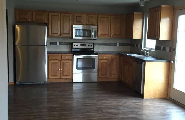 2408 Walden Lane - 1 - 2408 Walden Lane, Manhattan, KS 66502