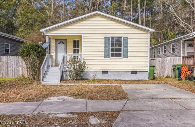 3829 Prices Lane - 3829 Prices Lane, Wilmington, NC 28405