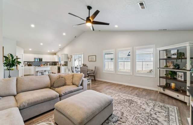 17602 North Beckwourth Avenue Gallery 4
