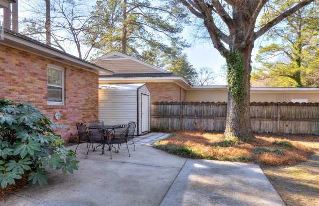 Furnished Private Room | Utilities + Wi-Fi Included | Flexible 30-Day Minimum Gallery 3
