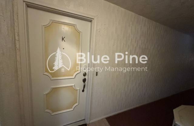 1830 Balboa Drive Apt. K Gallery 4