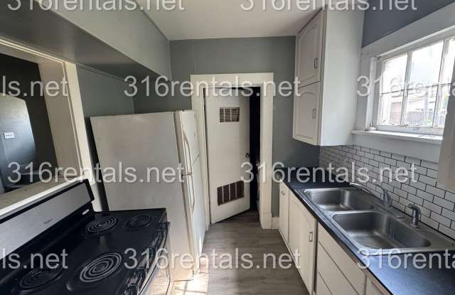 $950 - 2 bed 1 bath - Single Family Home Gallery 4