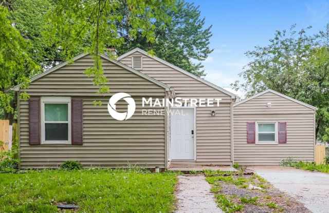 4411 North Charlotte Street Gallery 1