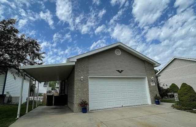 *Move in Ready* West Lincoln Home For Rent photos photos