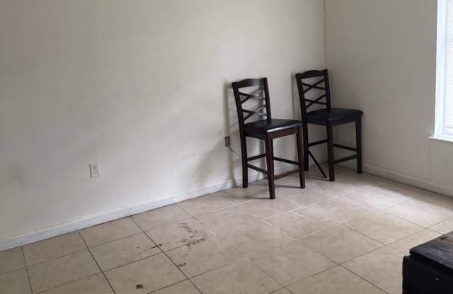 3248 Buckland Street Gallery 2