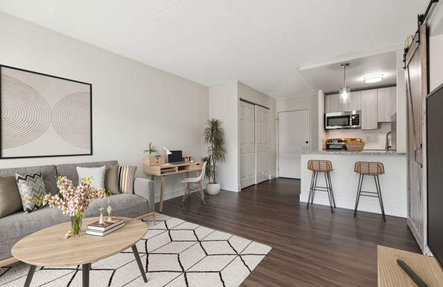 Center Square Apartments Gallery 4