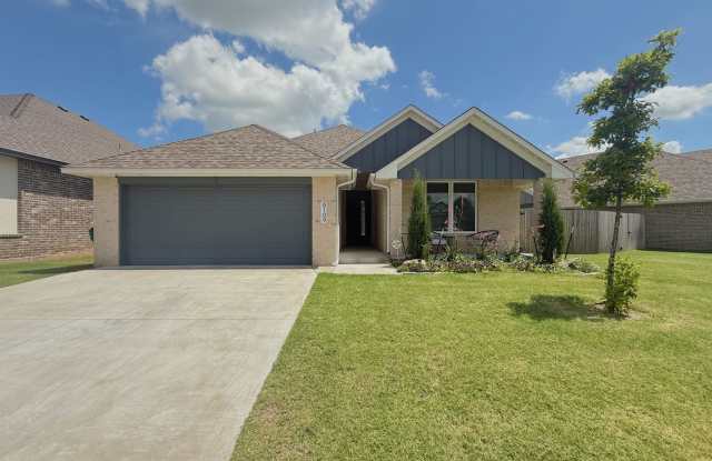 Immaculate Home in Deer Creek Park! Gallery 1