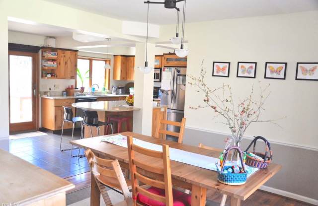 2571 Roseland Dr Gallery 4