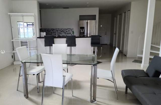 15723 Woodgate Pl # 15723 Gallery 4