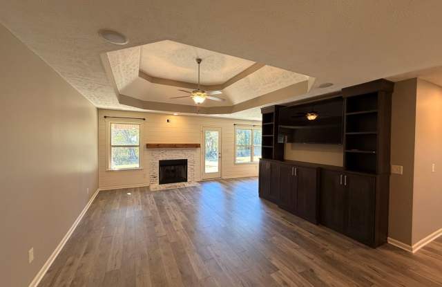 Beautiful 3-Bedroom Home with Spacious Bonus Room, Fenced Backyard & Covered Patio Gallery 3