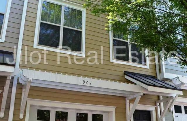 1907 Sterling Oaks Circle Northeast - 1907 Sterling Oaks Circle, North Atlanta, GA 30329