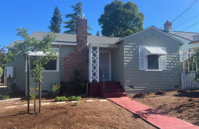 Adorable 2 bedroom 1 Bathroom Located in Northeast Santa Rosa - 619 Mervyn Avenue, Santa Rosa, CA 95404